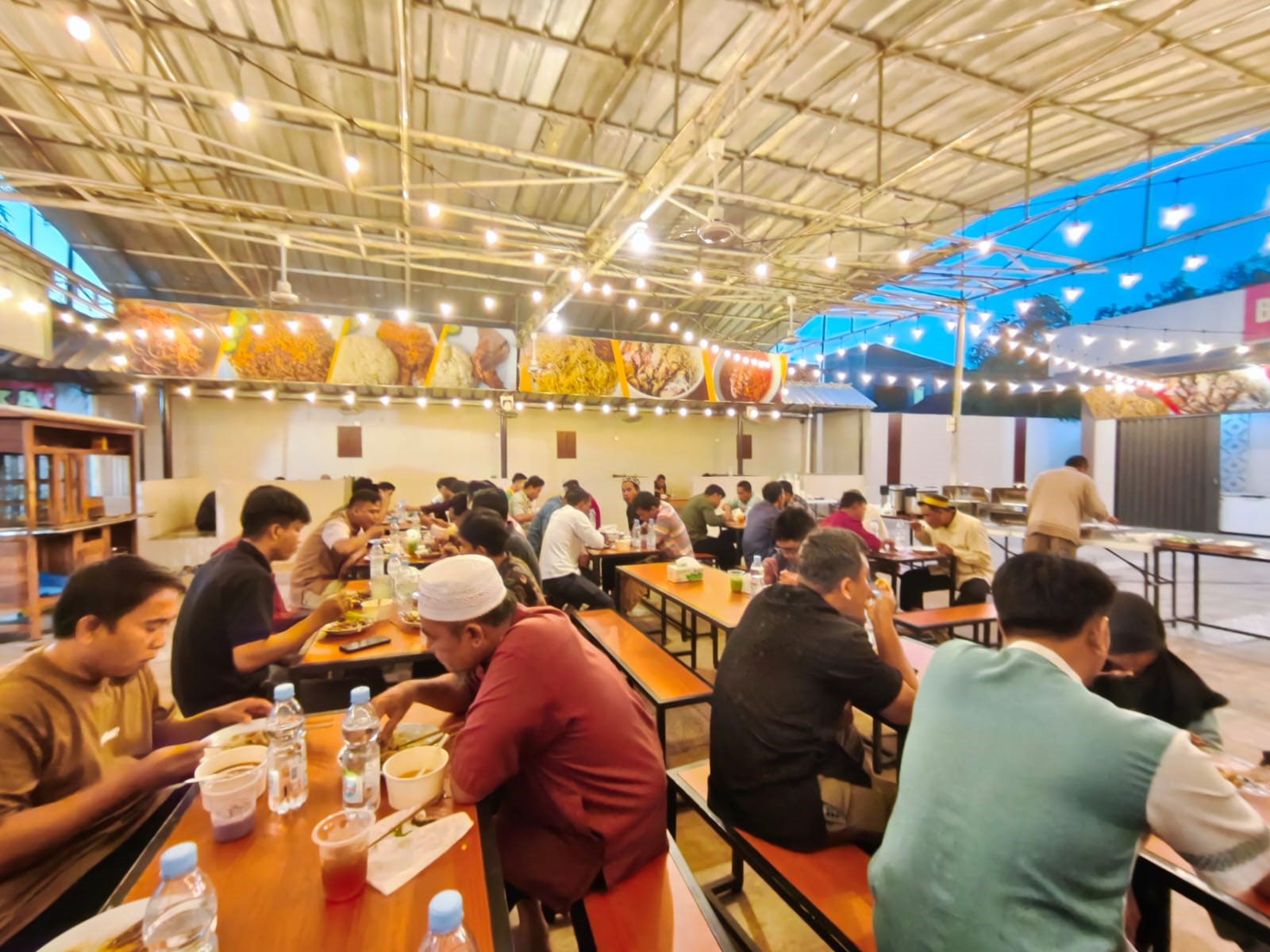Binaa Food Court